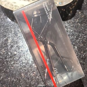 NIB SHISEIDO Eyelash Curler Full-Size